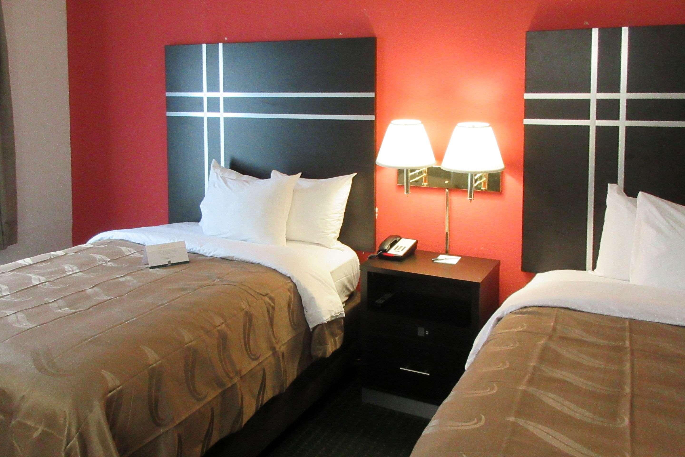 Quality Suites Atlanta Airport East Forest Park Exterior photo