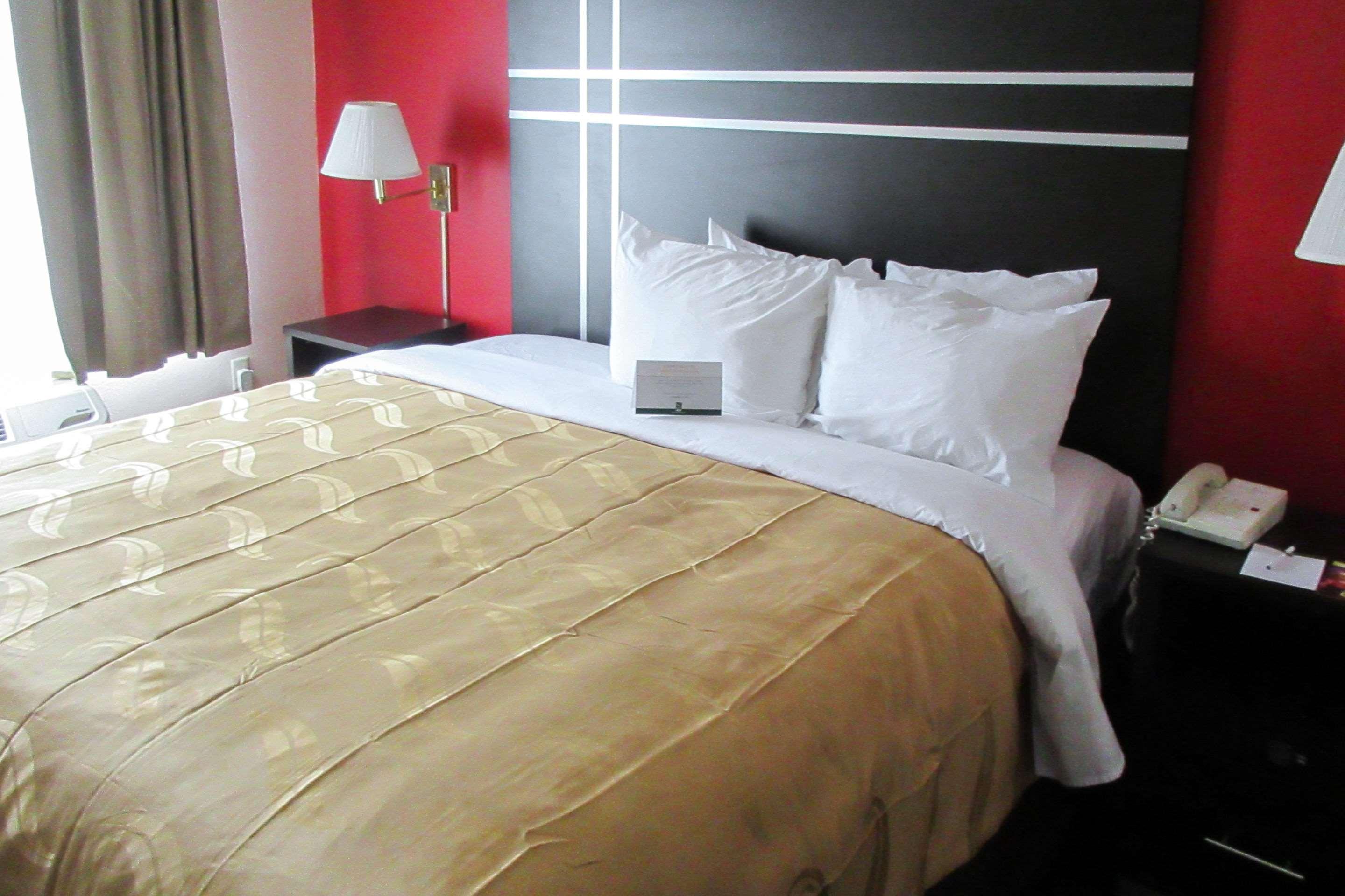 Quality Suites Atlanta Airport East Forest Park Exterior photo