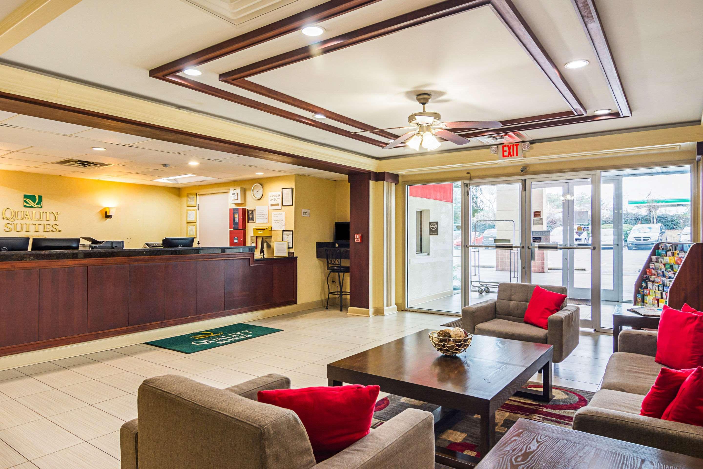 Quality Suites Atlanta Airport East Forest Park Exterior photo