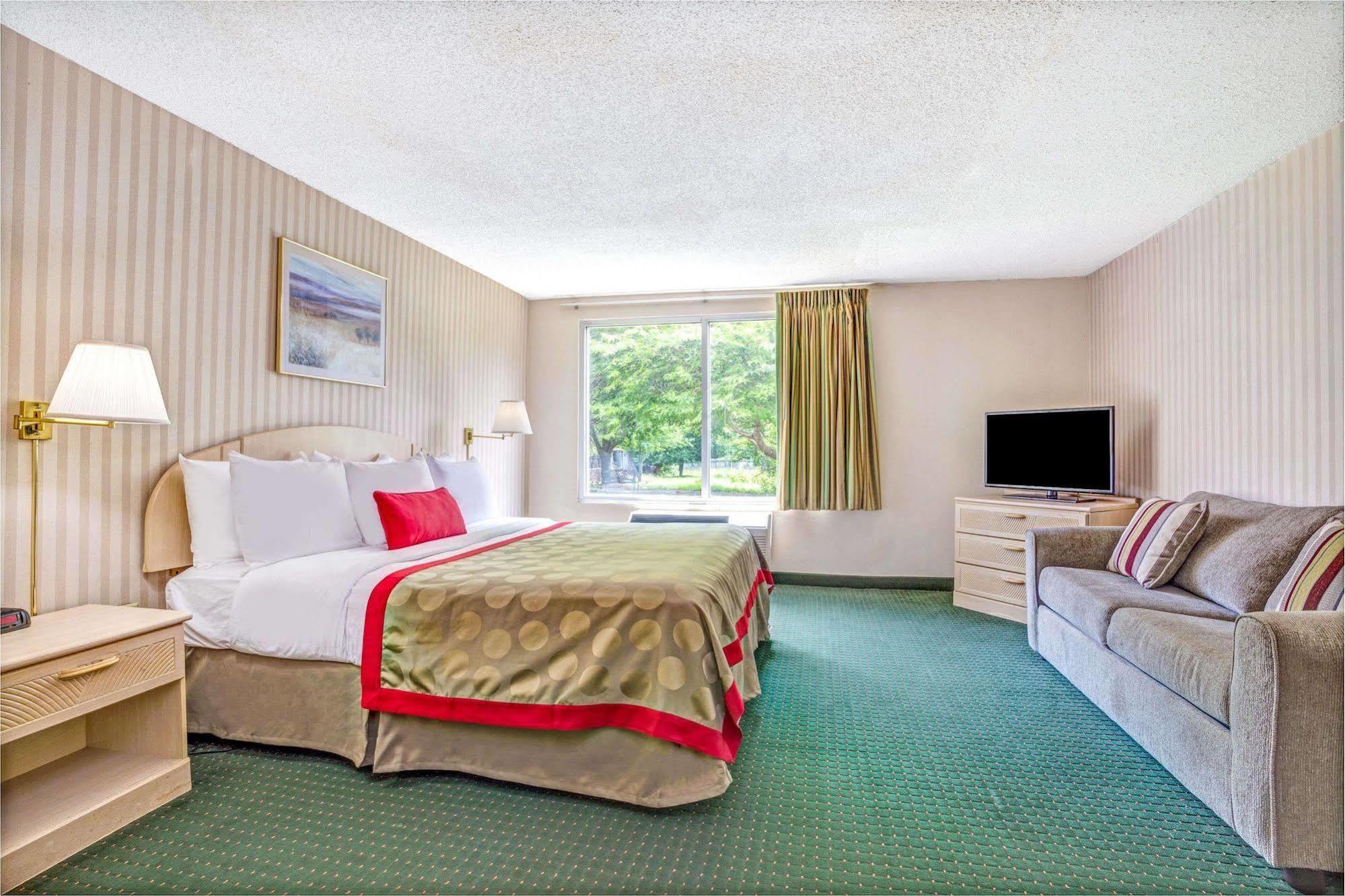 Quality Suites Atlanta Airport East Forest Park Exterior photo