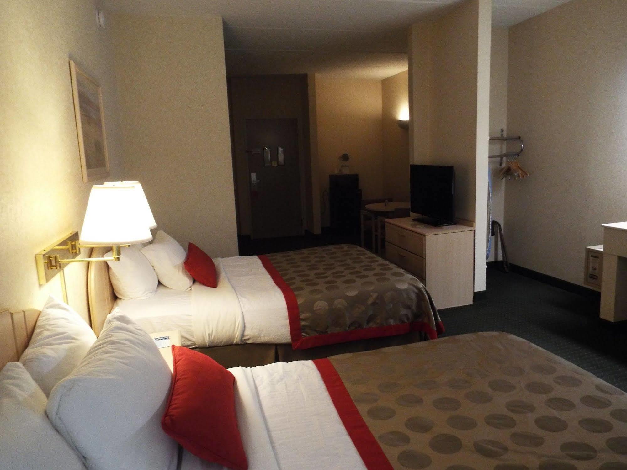 Quality Suites Atlanta Airport East Forest Park Exterior photo
