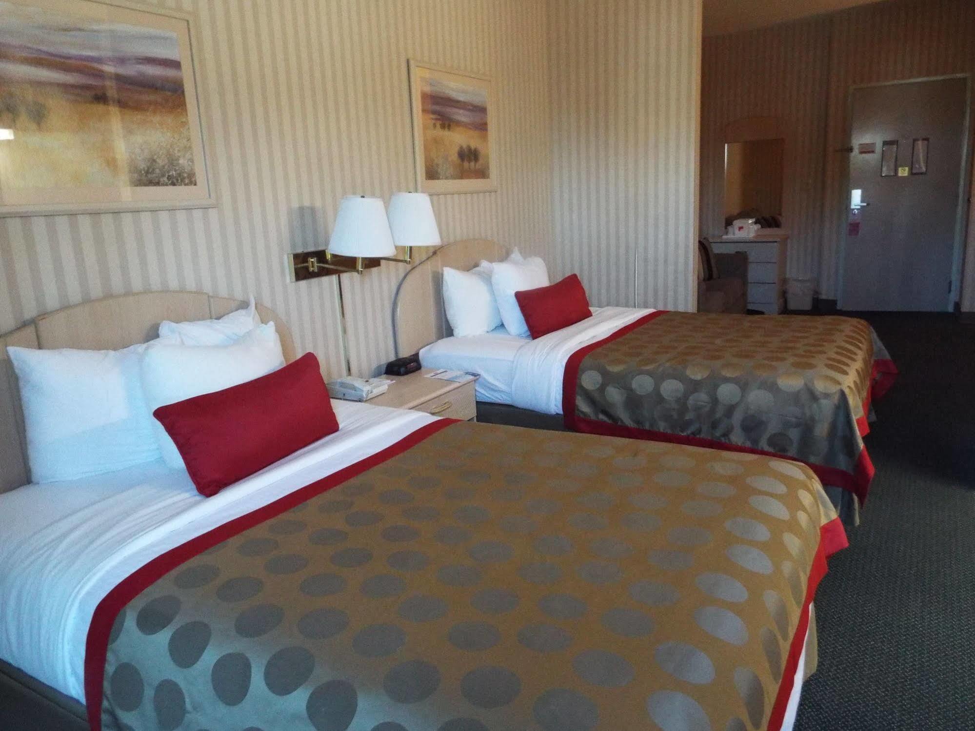 Quality Suites Atlanta Airport East Forest Park Exterior photo